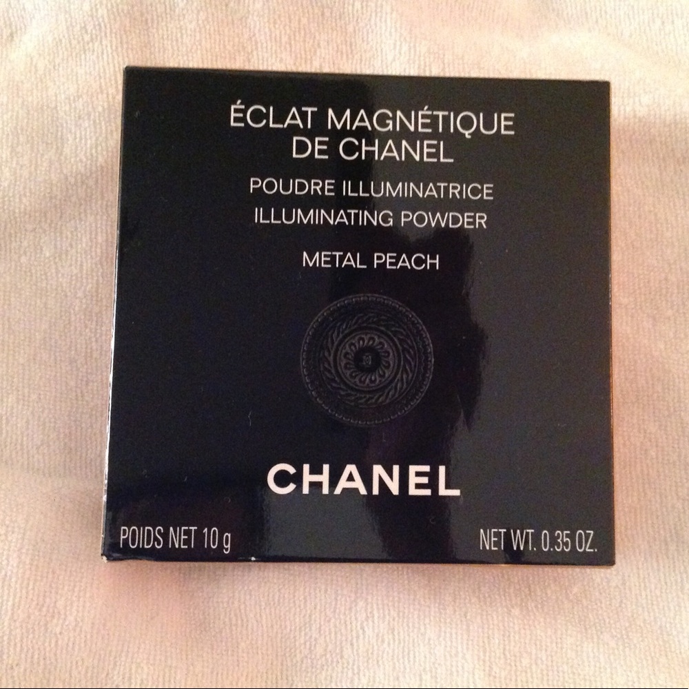 CHANEL Illuminating Powder
